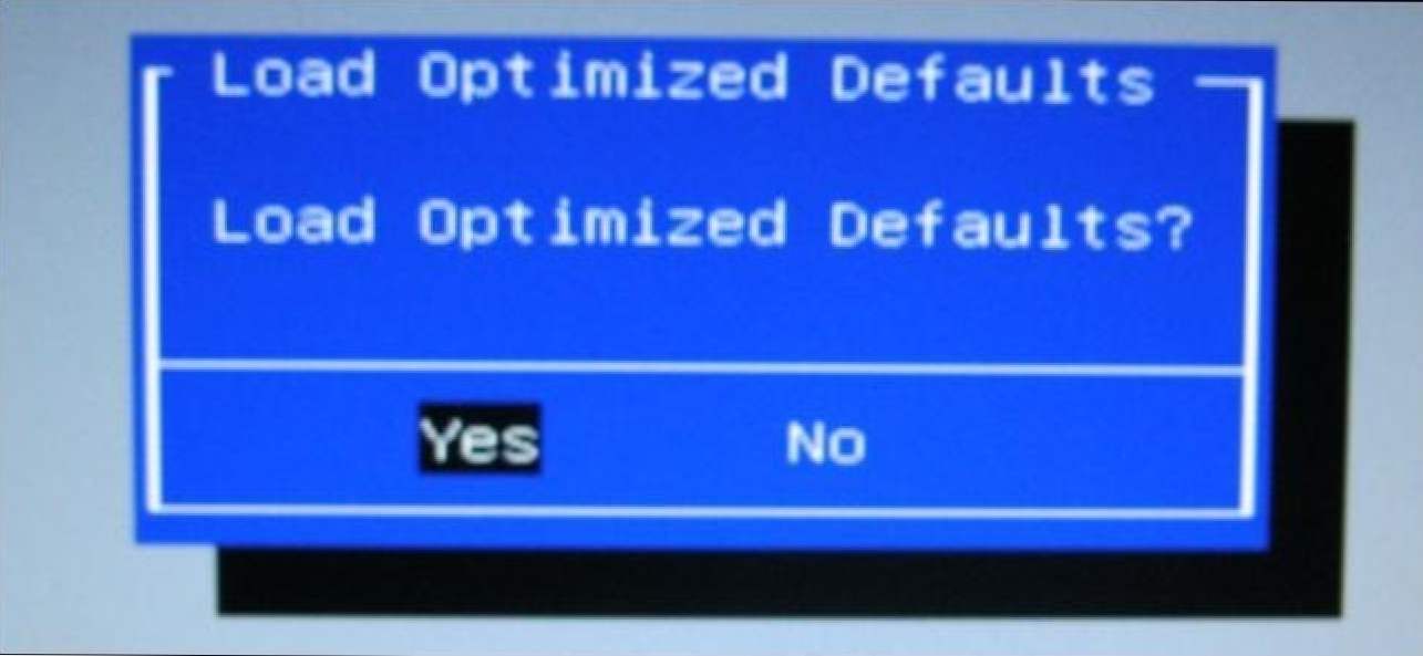 Перевести load. Load optimized defaults. BIOS load optimized defaults. Настройки биоса по умолчанию. 13. Раздел load optimized defaults..